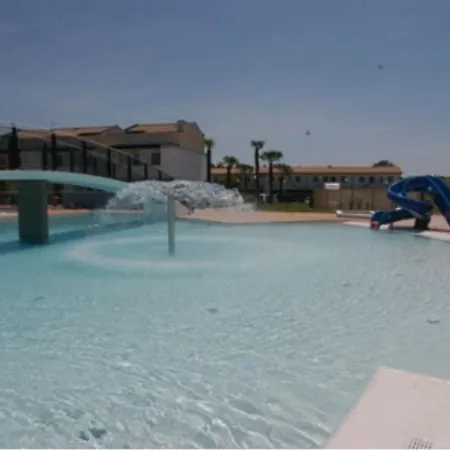 A Beautiful In A Quiet Area With Pool Apartamento Bibione
