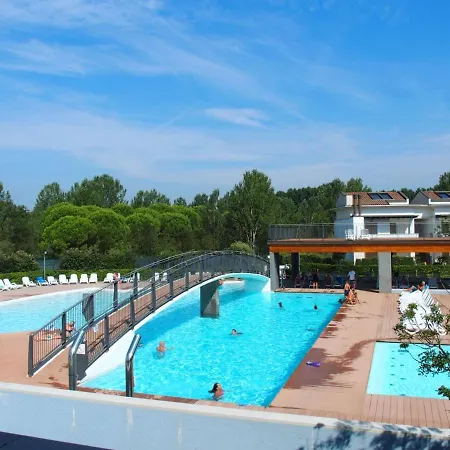 A Beautiful In A Quiet Area With Pool Apartamento Bibione