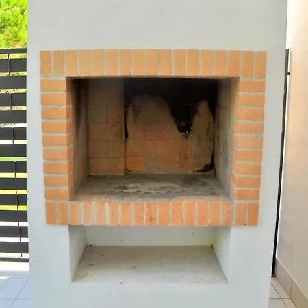 A Beautiful In A Quiet Area With Pool Apartment