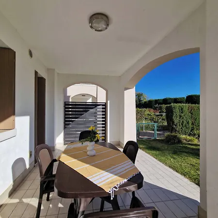 Wonderful With Pool Apartment