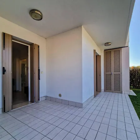 Apartment Wonderful With Pool Bibione