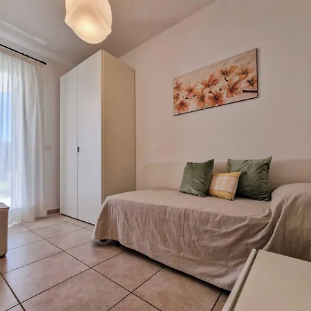 Wonderful With Pool Apartment